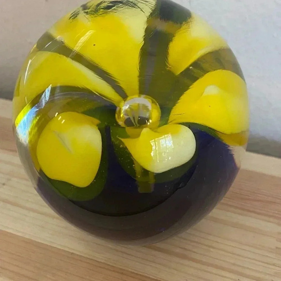 Arte Murano ICET Flower Round Paperweight - Picture 5 of 8